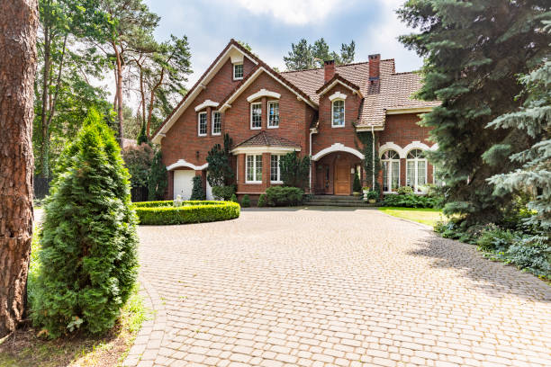 Reasons to Select Us for Your Driveway Paving Requirements in Iowa City, IA